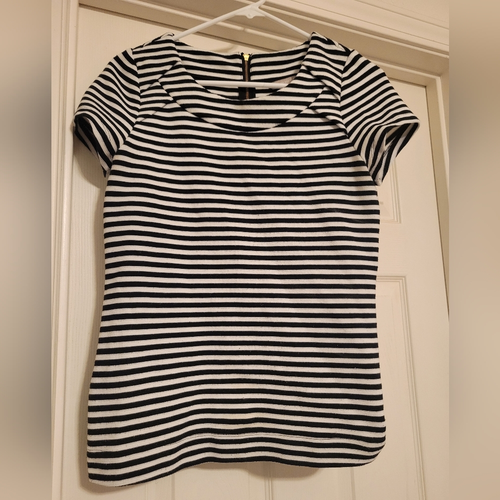 Banana Republic short sleeve Form Fitting Top -xs